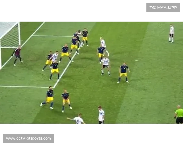 范德芬助攻本-戴维斯破门，热刺主场先声夺人